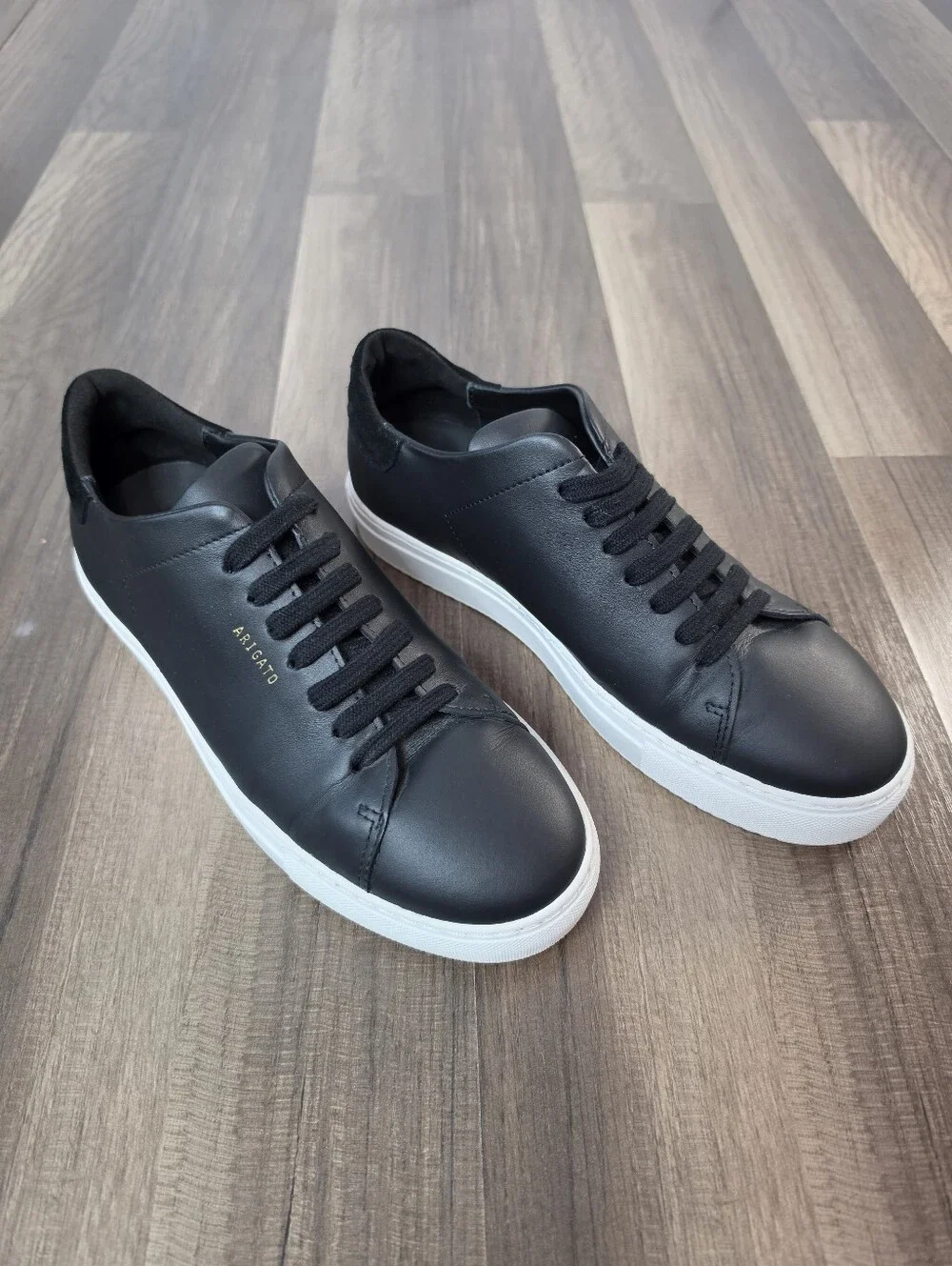 Axel Arigato Clean 90 Black Leather Minimalist Sneakers Gold Logo Clean Girl. 9